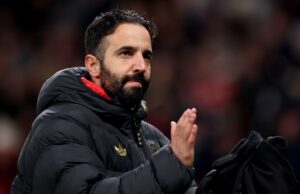 Ryan Giggs dá crédito a Amorim pelos detalhes importantes que estão impulsionando o sucesso de Carrick no Man Utd, ‘Na verdade…’ Ruben Amorim chega antes da partida da Premier League entre Manchester United e Newcastle United em Old Trafford em 2025, em Manchester, Inglaterra.