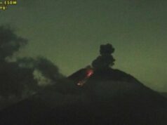 O Monte Semeru entrou em erupção três vezes na noite de segunda-feira, a altura da erupção atingiu 1 km O Monte Semeru entrou em erupção três vezes na noite de segunda-feira, a altura da erupção atingiu 1 km