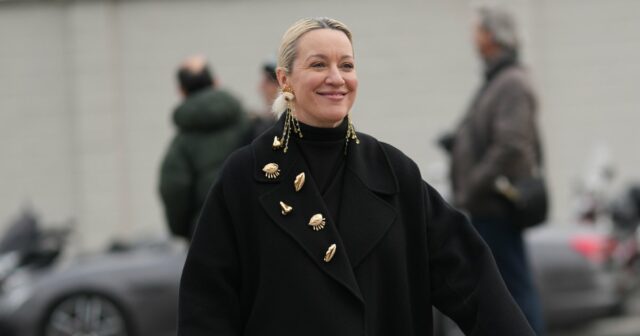 O acessório favorito da sua avó está de volta e blusas