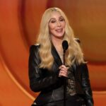 O anúncio estranho do recorde do ano de Cher é o momento inesperado da noite