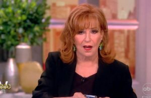 O apresentador de ‘The View’ Whoopi Goldberg encerra o pedido de Joy Behar para perguntar sobre drogas: ‘Não. Já voltaremos’ James Talarico, A Vista