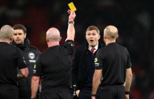 O árbitro do Man United x West Ham tomou uma decisão ‘ridícula’ contra os Red Devils nesta temporada O árbitro do Man United x West Ham tomou uma decisão ‘ridícula’ contra os Red Devils nesta temporada