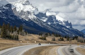 O aumento das temperaturas está diminuindo a camada de neve nas principais bacias hidrográficas canadenses, sugere estudo Ícone de conversão de texto em fala