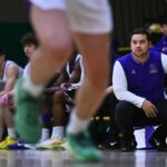 O basquete masculino de Riordan ainda está fora dos gramados porque os adversários perdem os jogos agendados