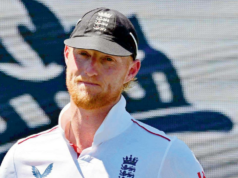 O capitão de testes da Inglaterra, Ben Stokes, passa por uma cirurgia ocular bem-sucedida O capitão de testes da Inglaterra, Ben Stokes, passa por uma cirurgia ocular bem-sucedida