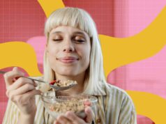 O cereal nº 1 que você deveria comer para ajudá-lo a viver mais, de acordo com nutricionistas Imagens Getty. Comer bem design.