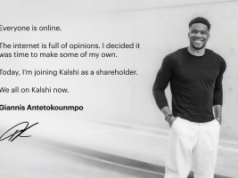 O comissário da NBA, Silver, considera o investimento de Giannis em Kalshi minúsculo em meio ao debate sobre previsões de mercado O comissário da NBA, Silver, considera o investimento de Giannis em Kalshi minúsculo em meio ao debate sobre previsões do mercado. Imagem promocional em preto e branco de Giannis Antetokounmpo encostado em uma parede clara, sorrindo com as mãos nos bolsos, vestindo uma camisa escura de manga comprida e calças claras. O texto à esquerda diz: