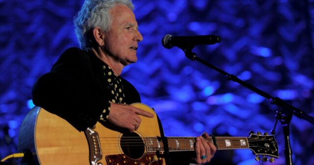 O compositor de 'Like a Virgin', Billy Steinberg, morre aos 74 anos
