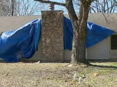 O corpo no espaço de rastreamento pertence a uma mulher desaparecida, pessoa de interesse procurada Casal do Mississippi é preso após restos humanos encontrados no túmulo do quintal Departamento de Polícia de Jackson