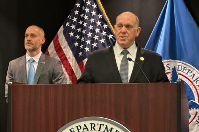 O czar da fronteira, Tom Homan, anuncia o fim do aumento do ICE em Minnesota
