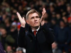 O emocionante talento de 15 anos do Man Utd finalmente foi visto de volta em Carrington após oito meses de lesão O emocionante talento de 15 anos do Man Utd finalmente foi visto de volta em Carrington após oito meses de lesão