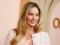O estilo de camisa grande de Margot Robbie é básico para uma mãe rica – o visual aconchegante de US $ 8 Hilary Duff
