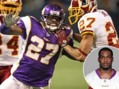 O ex-defensivo dos Vikings Ronyell Whitaker morreu aos 46 anos Dois jogadores de futebol, um com uma camisa roxa dos Vikings e outro com uma camisa branca dos Redskins, lutam pela posse de bola.