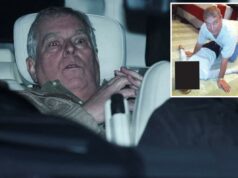 O ex-príncipe Andrew foi tratado como um ‘criminoso comum’ durante 11 horas sob custódia: ‘Extraordinária queda em desgraça’ O então príncipe Andrew paira sobre uma mulher não identificada em uma foto sem data divulgada pelo Departamento de Justiça dos EUA.