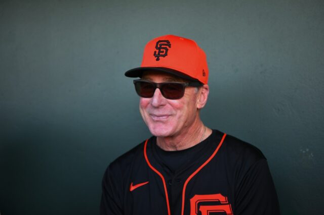 O ex-técnico do SF Giants, Bob Melvin, foi contratado pelo O ex-técnico do SF Giants, Bob Melvin, foi contratado pelo Athletics como assistente especial para operações de beisebol