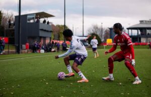 O garoto-prodígio do Man Utd, de 17 anos, pode ter chamado a atenção de Michael Carrick ao receber privilégio especial de treinamento Jayce Fitzgerald saindo do Manchester United.