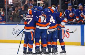 O gol de Bo Horvat na prorrogação leva os Islanders à vitória na montanha-russa sobre os Penguins Matthew Schaefer, nº 48 do New York Islanders, comemorou com seus companheiros de equipe depois de marcar um gol durante o primeiro período, quando o New York Islanders jogou contra o Pittsburgh Penguins na terça-feira, 3 de fevereiro de 2026, na UBS Arena em Elmont, NY.