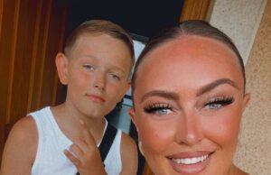 O horror da mãe quando o menino de 11 anos se matou acidentalmente ao cheirar o spray corporal de Ted Baker em seu quarto na mania letal de ‘Chroming’ TikTok Freddie Davis, fotografado com sua mãe Roseanne Thompson, acidentalmente se matou enquanto tentava ficar chapado ao cheirar um spray corporal Ted Baker em seu quarto