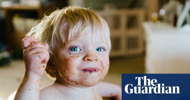 O jantar de lixo: o espaguete agora é servido direto O jantar de lixo: o espaguete agora é servido direto na mesa – mas por quê?