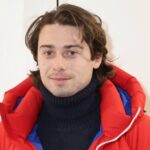 O jogador de hóquei da equipe dos EUA, Quinn Hughes, aparece bêbado durante entrevista ao vivo na TV