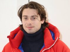 O jogador de hóquei da equipe dos EUA, Quinn Hughes, aparece bêbado durante entrevista ao vivo na TV O jogador de hóquei da equipe dos EUA, Quinn Hughes, aparece bêbado durante entrevista ao vivo na TV