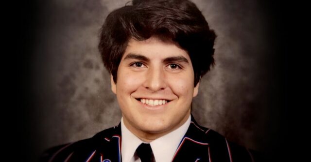 O aluno da Brighton Grammar, James Tsindos, era um pianista talentoso.
