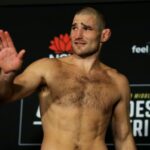 O lutador do UFC Sean Strickland faz um discurso sexista e homofóbico sobre Bad Bunny e Ronda Rousey durante o Paramount + Media Day: 'Ninguém dá a mínima para esportes femininos'