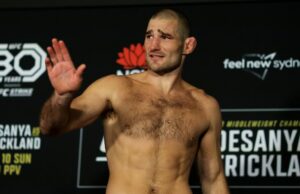 O lutador do UFC Sean Strickland faz um discurso sexista e homofóbico sobre Bad Bunny e Ronda Rousey durante o Paramount + Media Day: ‘Ninguém dá a mínima para esportes femininos’ O lutador do UFC Sean Strickland faz um discurso sexista e homofóbico sobre Bad Bunny e Ronda Rousey durante o Paramount + Media Day: 'Ninguém dá a mínima para esportes femininos'