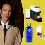 Frasco iS Clinical Cleansing Complex com tampa prateada sobre fundo branco.