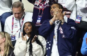 O marido de Simone Biles diz que sofreu uma suposta tentativa de roubo em Milão A lenda olímpica Simone Biles é vista nos Jogos de Inverno na Itália com o marido Jonathan Owens em linha