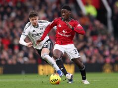 O momento de Kobbie Mainoo aos 14 minutos contra o Fulham foi a resposta mais barulhenta a Ruben Amorim Casemiro comemora com seus companheiros durante a partida de futebol da Premier League entre Manchester United e Fulham, em Old Trafford, em Manchester, Inglaterra, em 2026.