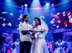 O musical de Imelda Marcos de David Byrne, ‘Here Lies Love’, recebe uma reforma cuidadosa no Taper O musical de Imelda Marcos de David Byrne, 'Here Lies Love', recebe uma reforma cuidadosa no Taper