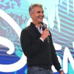 O novo CEO da Disney, Josh D'Amaro, enfrenta grandes questões: ele conquistará Hollywood? Como a empresa administrará Trump? E mais