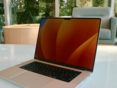 O novo configurador do Mac pode apontar para opções separadas de CPU e GPU Novo configurador do Mac pode apontar para opções separadas de CPU e GPU | MacBook Pro mostrado em um apartamento contemporâneo