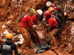 O número de mortos nas enchentes no Brasil sobe para 64 enquanto os esforços de busca continuam Brasil