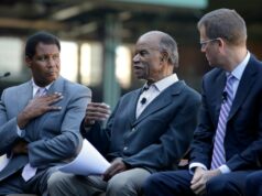 O pai da estrela das Valquírias se divertindo muito cobrindo o New England Patriots no Super Bowl LX O pai da estrela das Valquírias se divertindo muito cobrindo o New England Patriots no Super Bowl LX