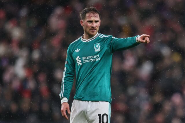 O pai de Alexis Mac Allister aborda rumores do Man Utd em meio a especulações de saída do Liverpool
