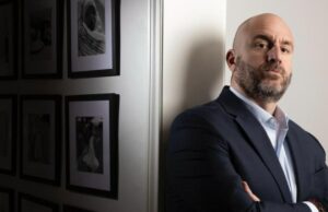 O pioneiro do conteúdo digital Mario Niccolò Messina fala sobre a distribuição de um Spaghetti Western de US$ 10.000 para milhões de espectadores via streaming: ‘Eu gostaria de ser o Roger Corman do Terceiro Milênio’ O pioneiro do conteúdo digital Mario Niccolò Messina fala sobre a distribuição de um Spaghetti Western de US$ 10.000 para milhões de espectadores via streaming: 'Eu gostaria de ser o Roger Corman do Terceiro Milênio'