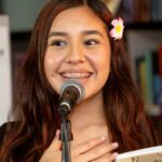 O poeta laureado com um plano ousado para levar os alunos de Boyle Heights para a floresta - e para o palco