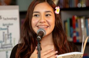 O poeta laureado com um plano ousado para levar os alunos de Boyle Heights para a floresta – e para o palco O poeta laureado com um plano ousado para levar os alunos de Boyle Heights para a floresta - e para o palco