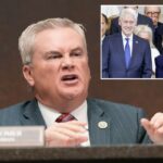 James Comer falando em um evento, com