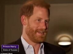 O príncipe Harry ri das ‘notícias’ durante uma entrevista sobre a ajuda a Gaza depois que o jornalista disse que Duke ‘não queria falar sobre sua família ou Andrew’ O príncipe Harry riu das 'coisas do noticiário' depois que um entrevistador de TV revelou que não queria falar sobre seu tio Andrew Mountbatten-Windsor