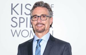 O produtor Barry Josephson pede desculpas pela troca de e-mails ‘crua e juvenil’ com Epstein: ‘Estou envergonhado’ portões de contas