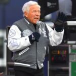 O proprietário do Patriots, Robert Kraft, na despedida do Super Bowl.