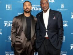 O público do NAACP Image Awards dá a Michael B. Jordan e Delroy Lindo aplausos de pé após a controvérsia do BAFTA N-Word O público do NAACP Image Awards dá a Michael B. Jordan e Delroy Lindo aplausos de pé após a controvérsia do BAFTA N-Word