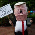 O presidente Donald Trump fala na Sala de Briefing de Imprensa James Brady na Casa Branca, terça-feira, 20 de janeiro de 2026, em Washington. (Foto AP/Alex Brandon)