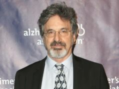 O que é uma lesão cerebral anóxica? A causa da morte de Robert Carradine explicada Hilary Duff reage à morte do costar Robert Carradine de 'Lizzie McGuire'