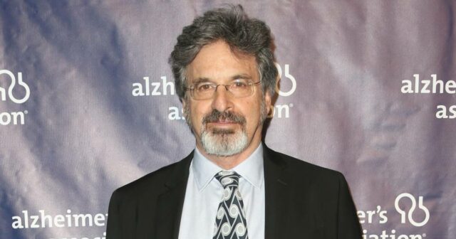 Hilary Duff reage à morte do costar Robert Carradine de 'Lizzie McGuire'