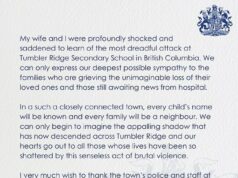 O rei Charles expressa ‘choque e tristeza’ pelo ‘ato sem sentido de violência brutal’ depois que nove pessoas foram mortas em tiroteio em uma escola no Canadá, enquanto William e Kate condenam ‘tragédia terrível’ O rei expressou seu profundo “choque e tristeza” pelo “ato sem sentido de violência brutal” na Escola Secundária Tumbler Ridge, um dos tiroteios em massa mais mortíferos da história canadense.
