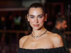 O relógio wrap de Dua Lipa custa US $ 53.000 – mas encontramos o visual por US $ 25 Bolsa Texturizada Jennifer Lopez Croc